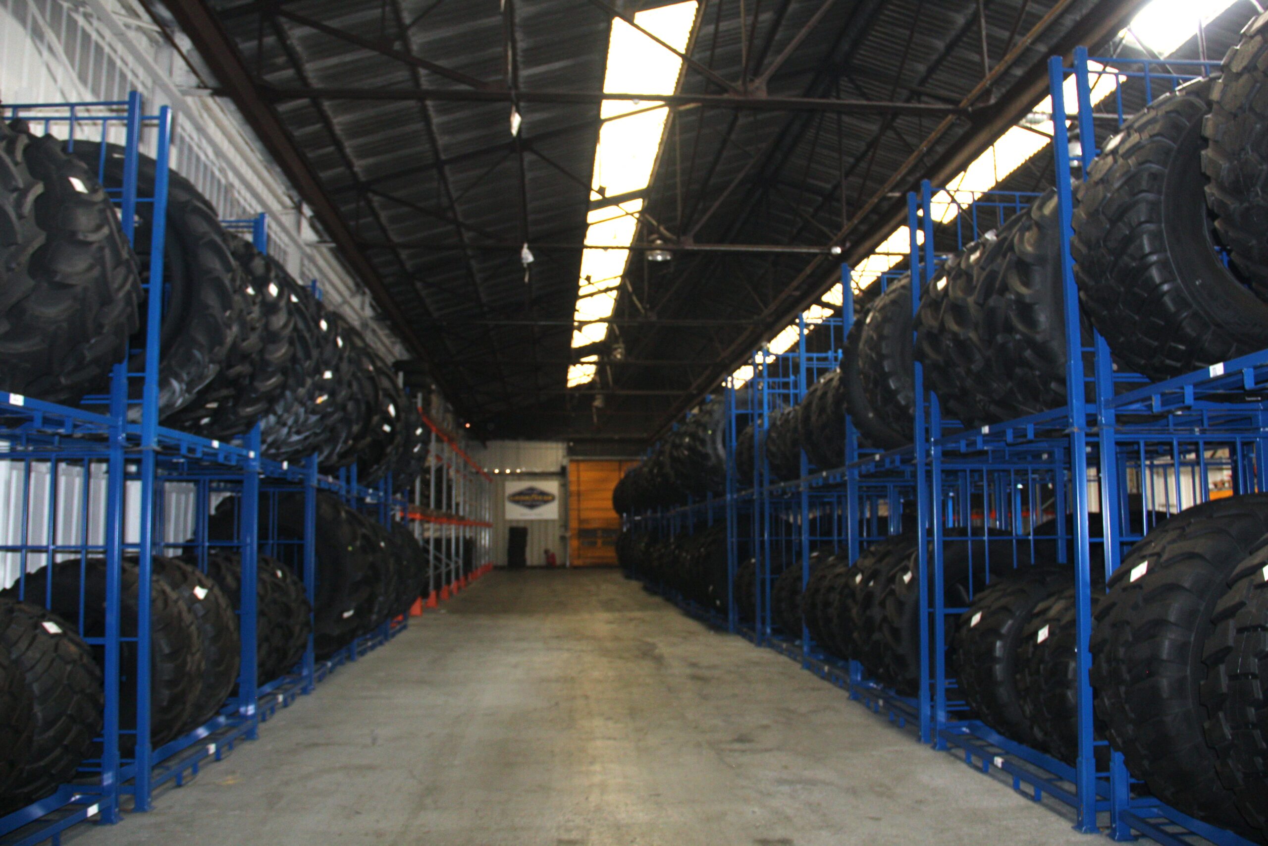 Lagerung von Goodyear Carlstar Titan-Reifen für Land- und Traktoren